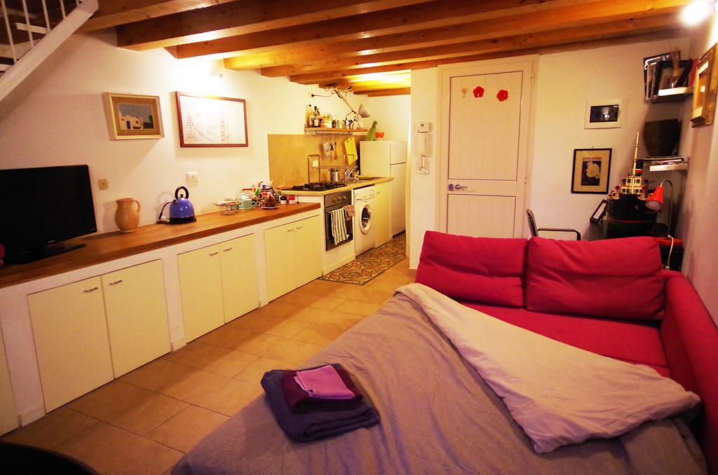 Ferienwohnung Piazzetta Santa Barbara Bari Zimmer foto